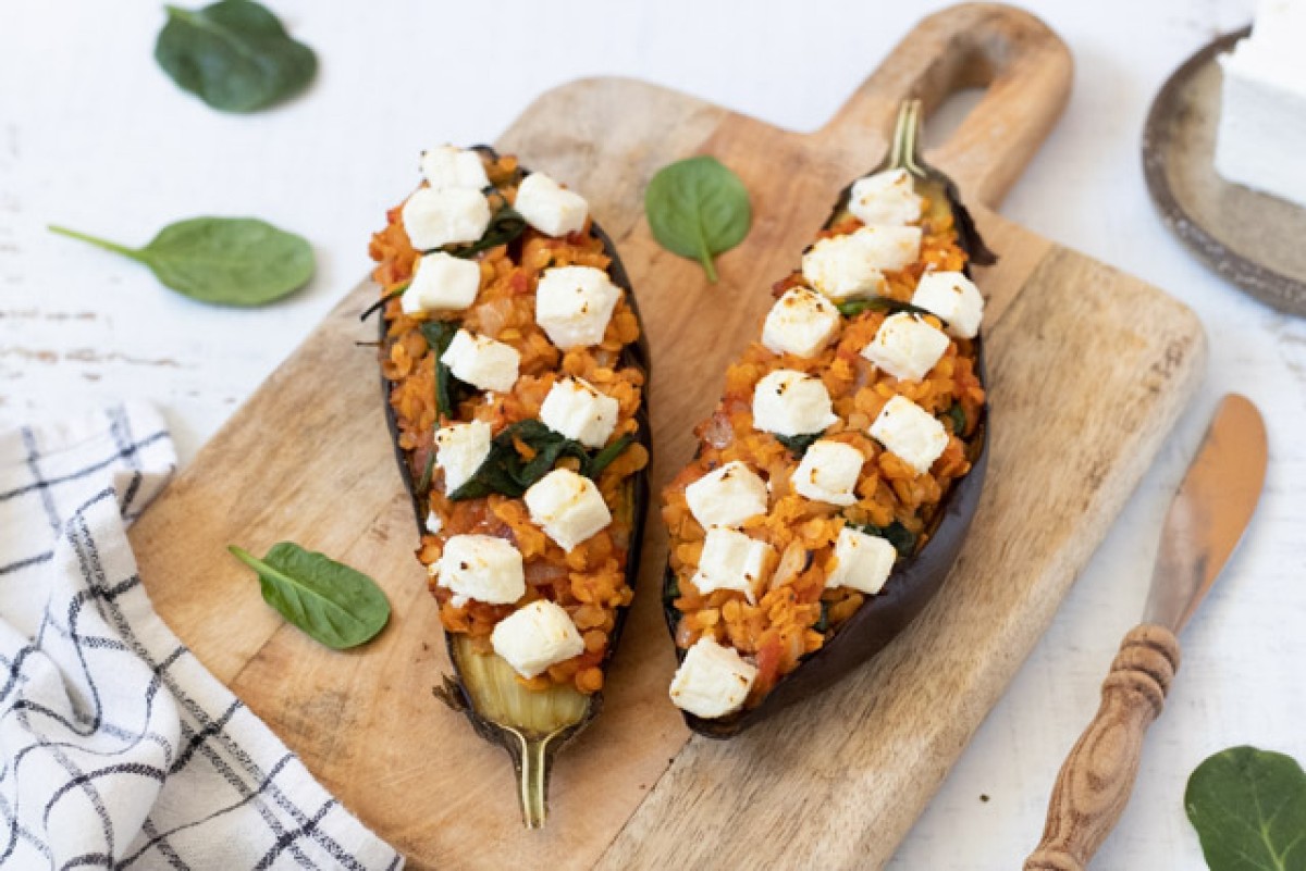 Mediterrane aubergineboten met linzenvulling