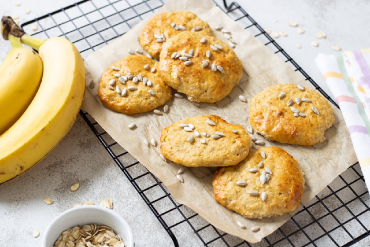 Petits gâteaux protéinés à la banane et aux graines de tournesol