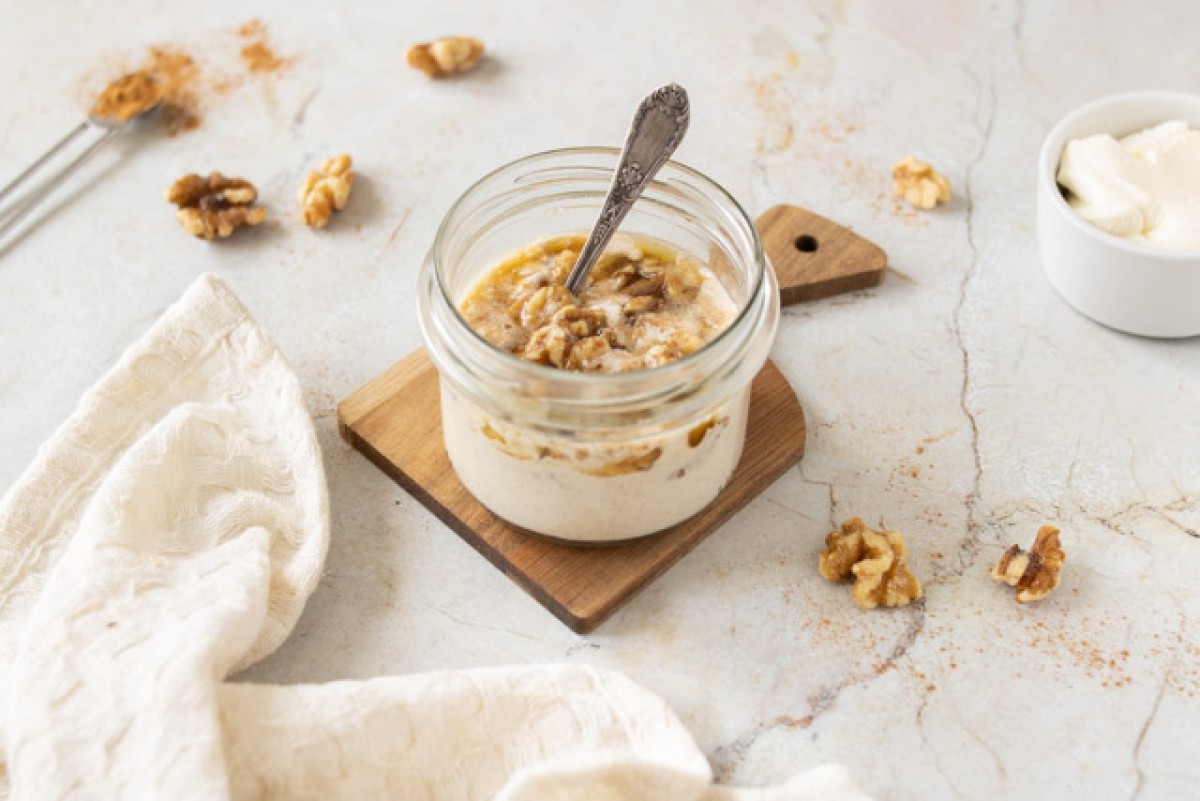 Dessert alla cannella a basso contenuto di carboidrati con mascarpone e noci
