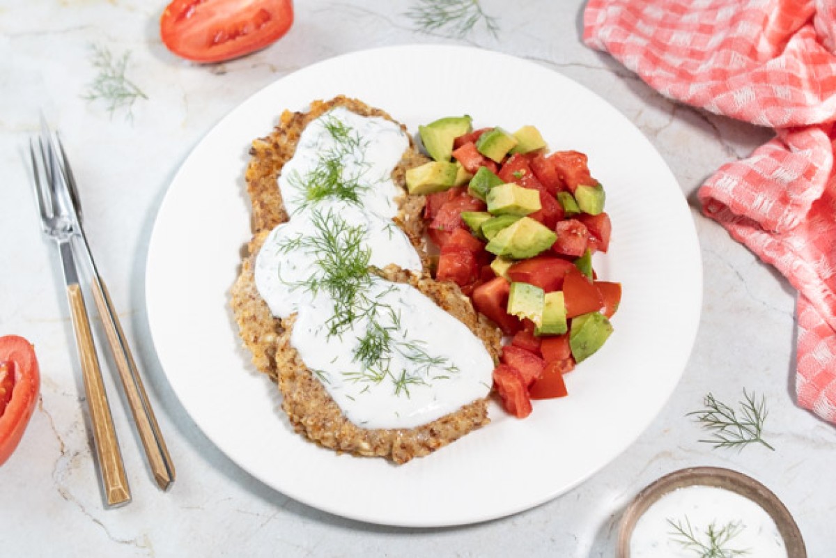 Buckwheat pancakes with yogurt sauce and vegetables