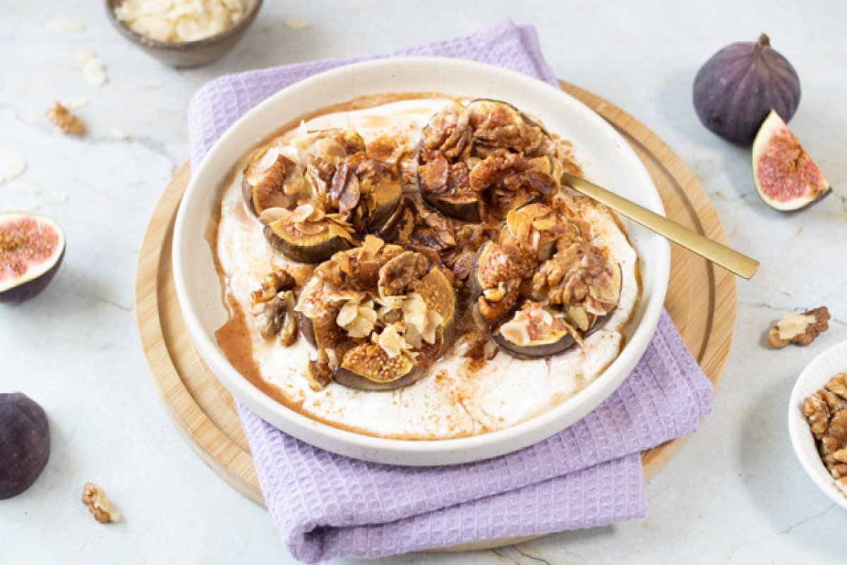 Fichi al forno con miele, noci e skyr