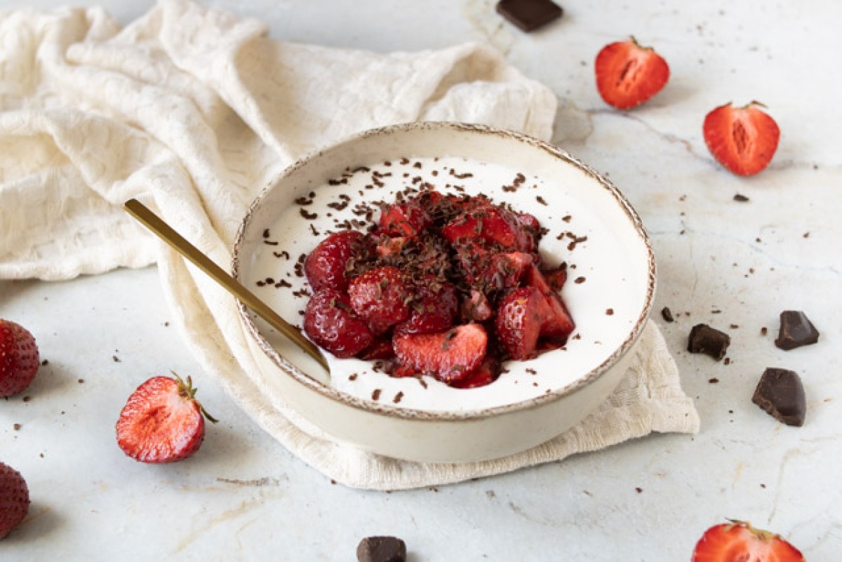 Strawberries with whipped cottage cheese