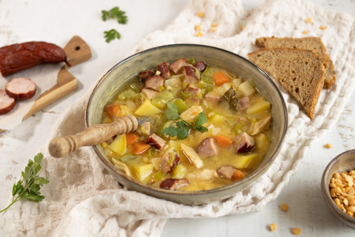 Holländische Erbsensuppe