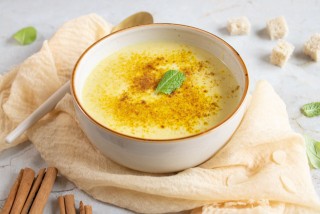 Spanish almond Soup (Ajo Blanco)