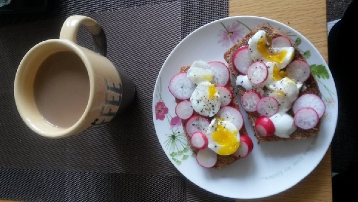 Przepis na Kanapka z jajkiem i pomidorem
