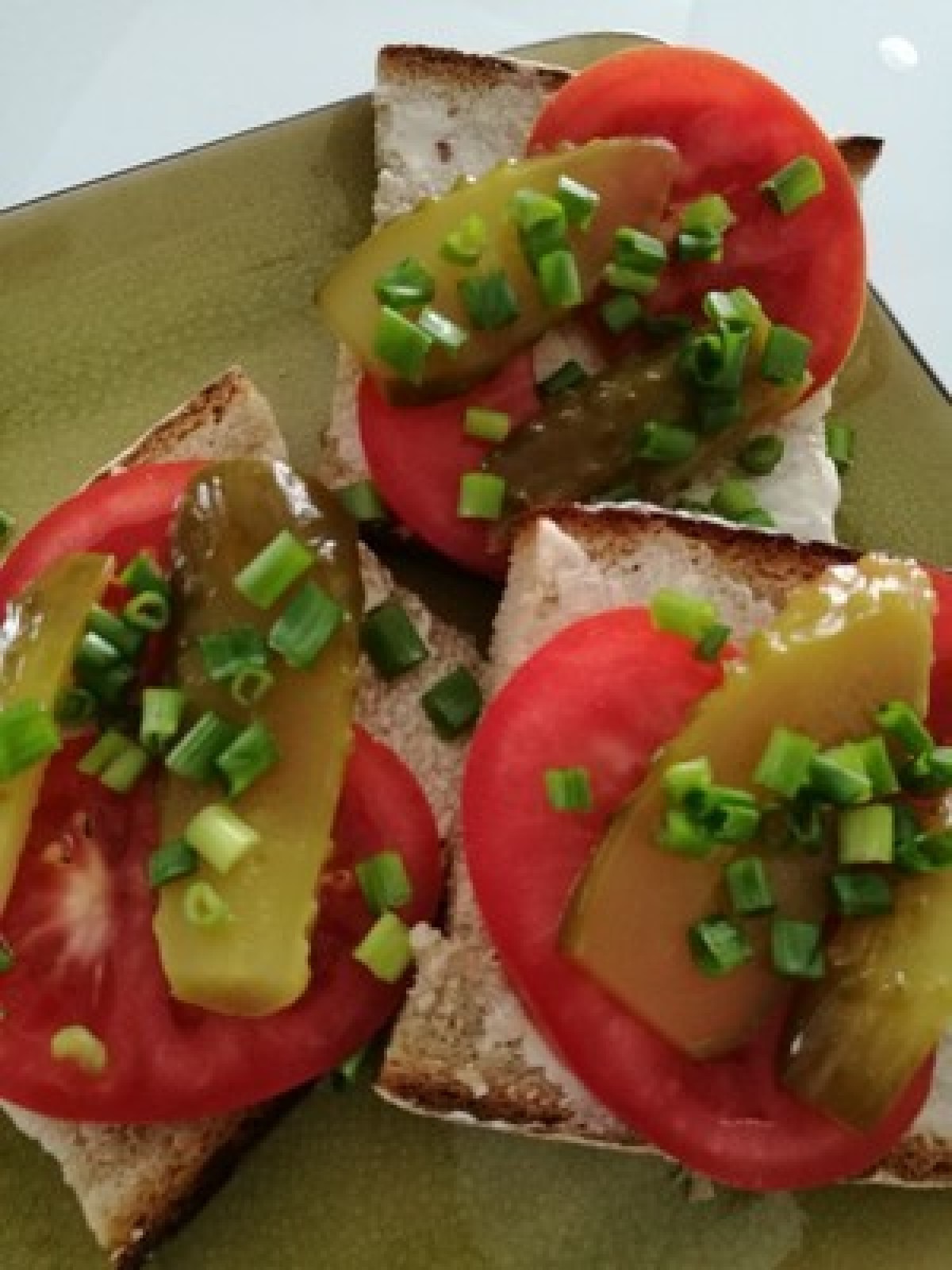 Przepis na Kanapka z pomidorem i ogórkiem