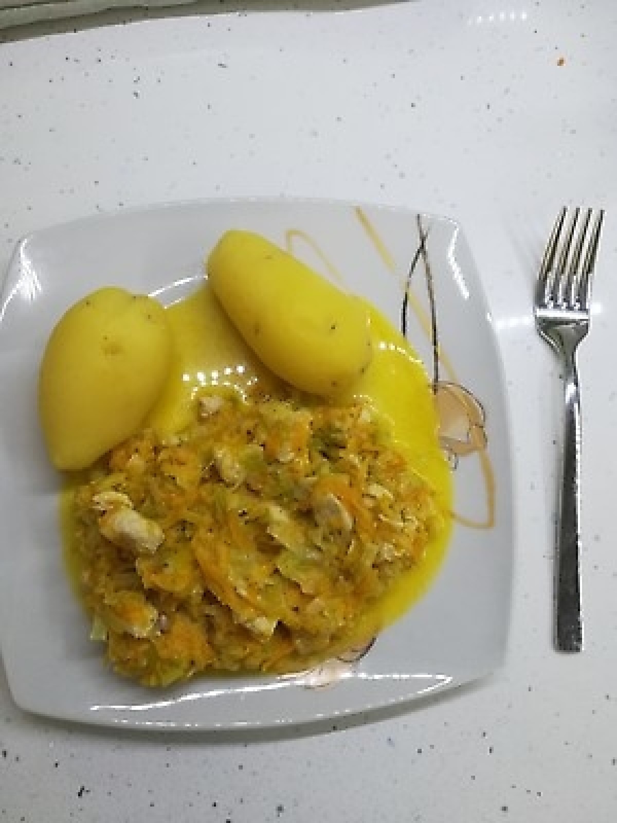 Przepis na Gulasz drobiowy z porem, marchewką i ziemniakami