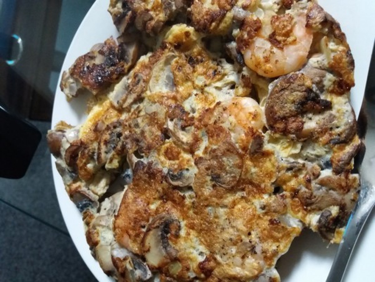 Przepis na Omlet z krewetkami i pieczarkami