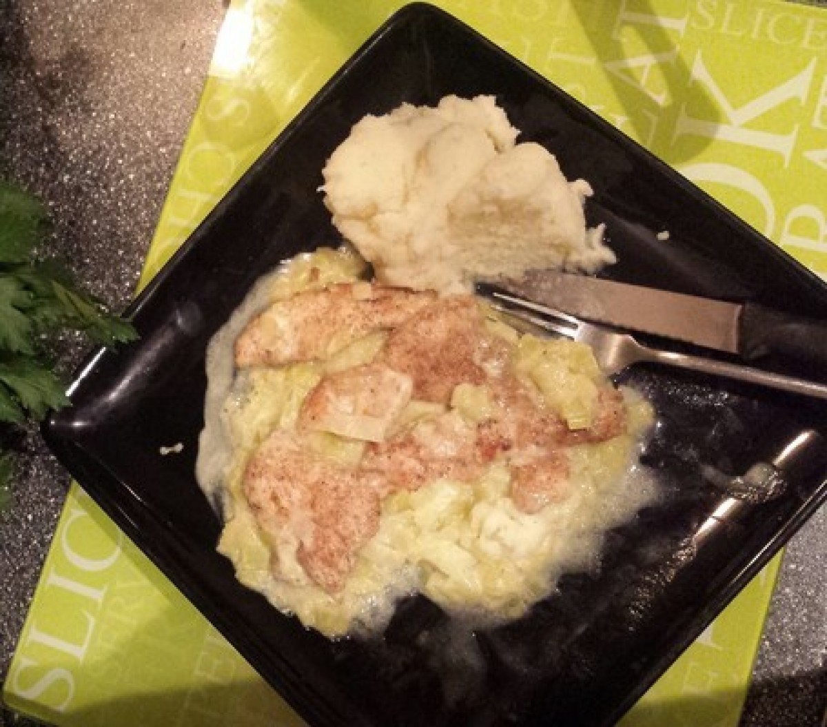 Przepis na Pierś z kurczaka z duszonym porem i puree ziemniaczanym