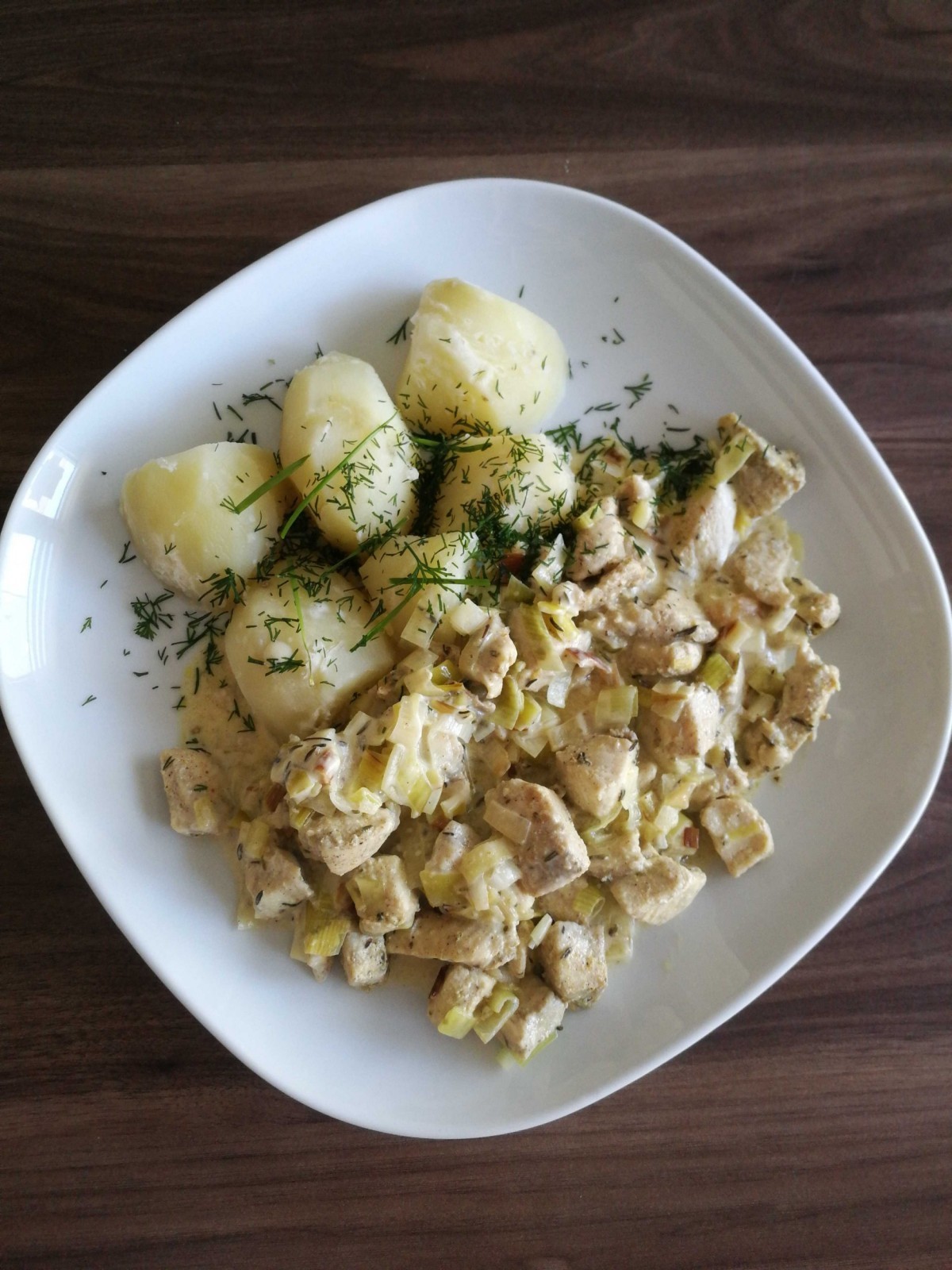 Przepis na Pierś z kurczaka z duszonym porem i puree ziemniaczanym