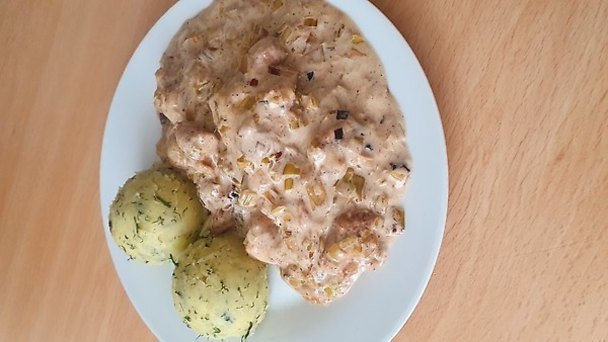 Przepis na Pierś z kurczaka z duszonym porem i puree ziemniaczanym
