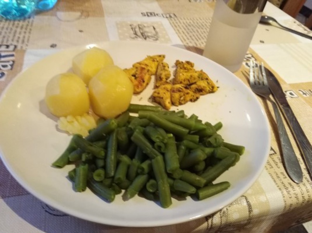 Przepis na Pierś z kurczaka z fasolą i ziemniakami