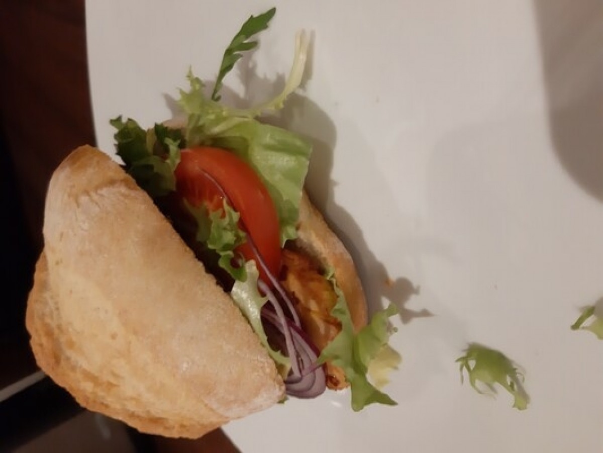 Przepis na Domowy burger z kurczakiem