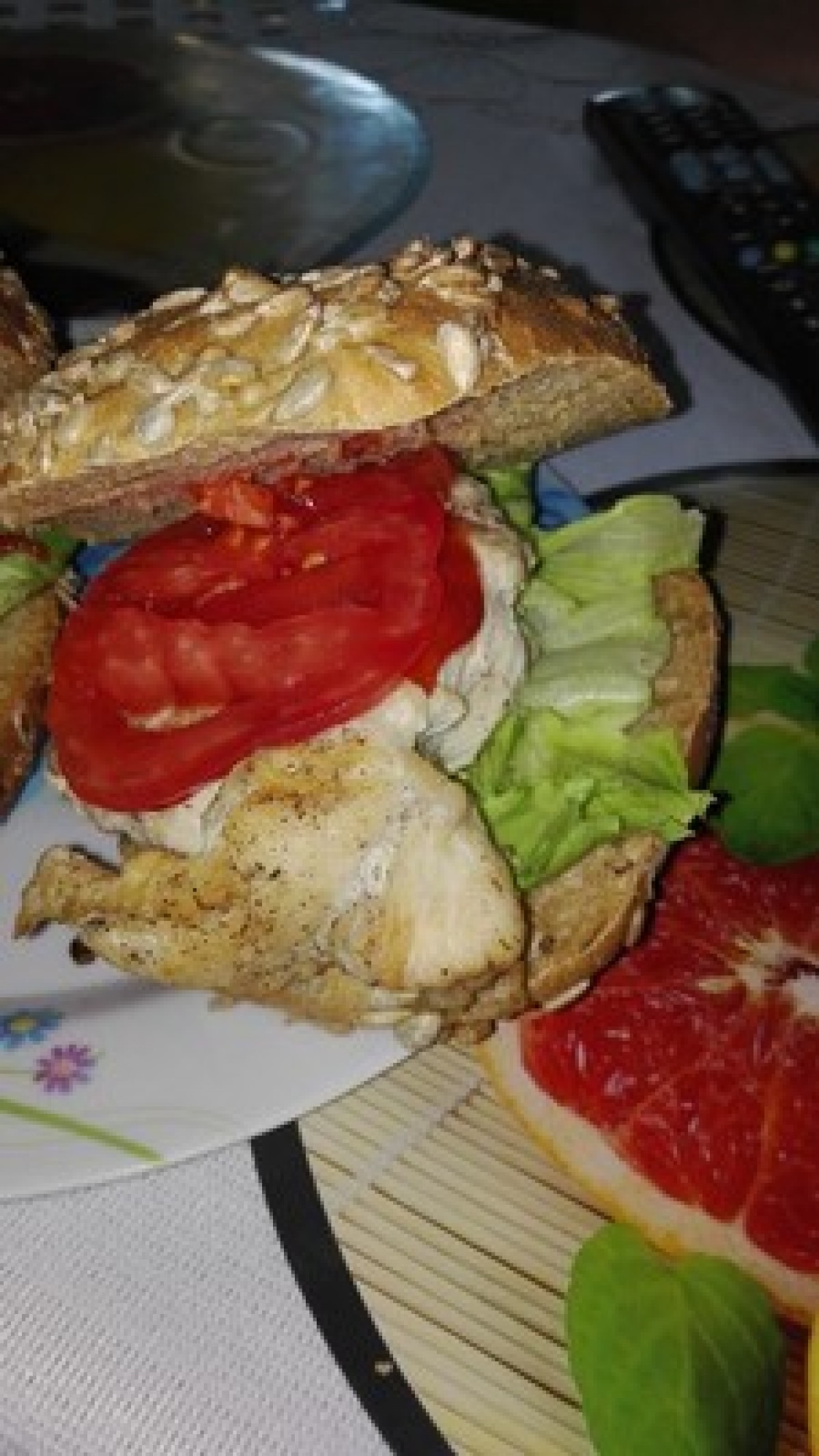 Przepis na Domowy burger z kurczakiem
