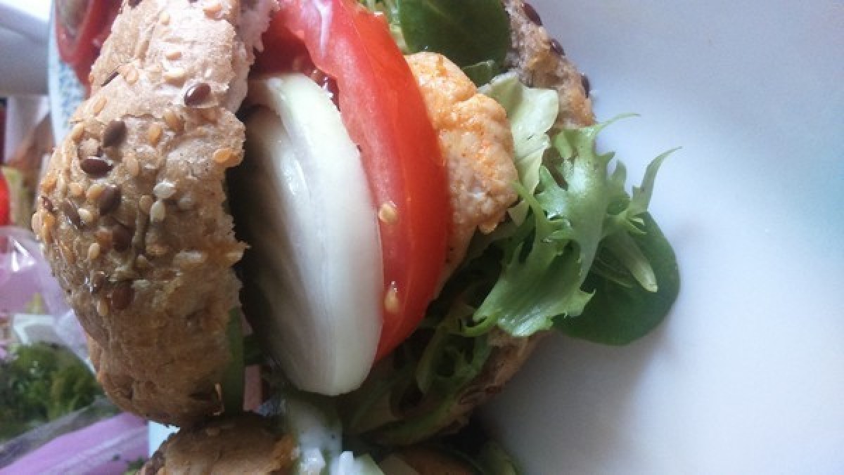 Przepis na Domowy burger z kurczakiem