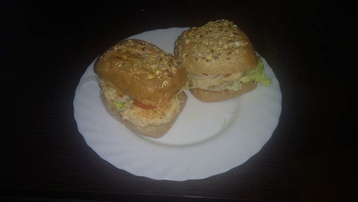 Przepis na Domowy burger z kurczakiem