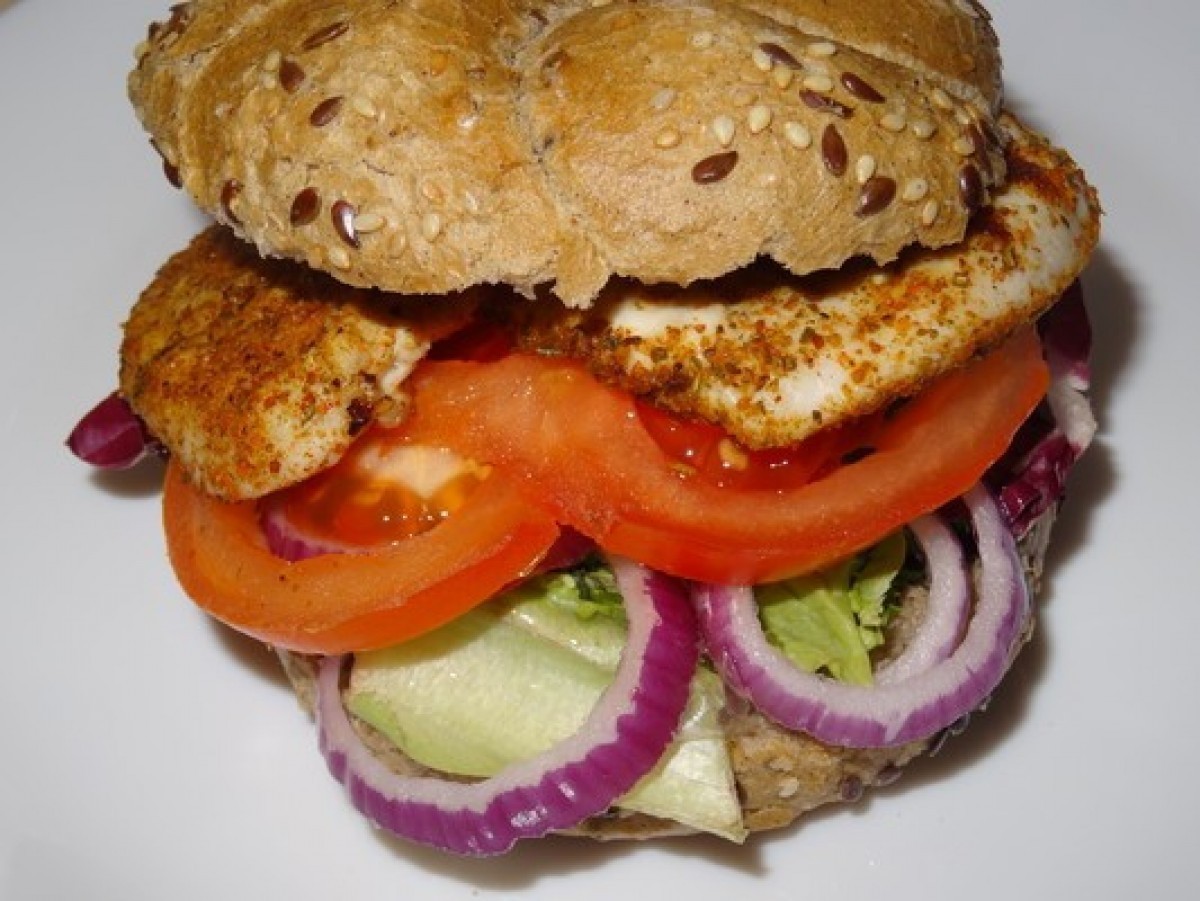 Przepis na Domowy burger z kurczakiem