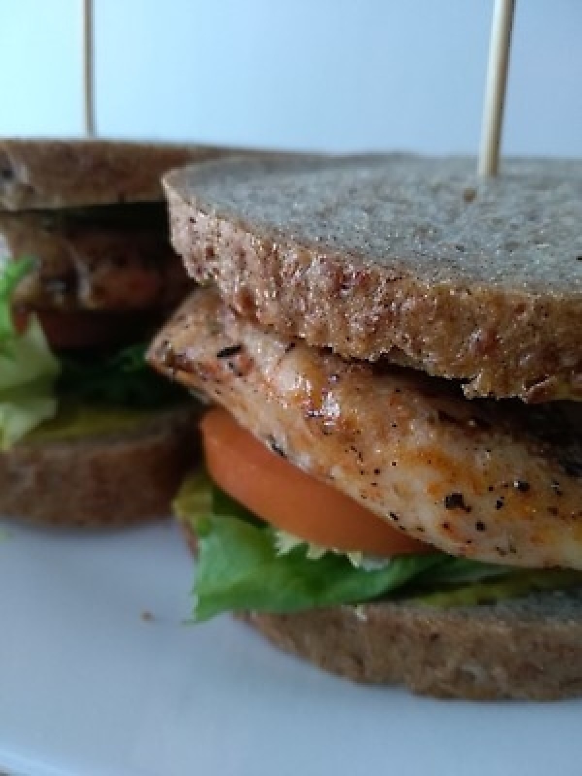 Przepis na Domowy burger z kurczakiem