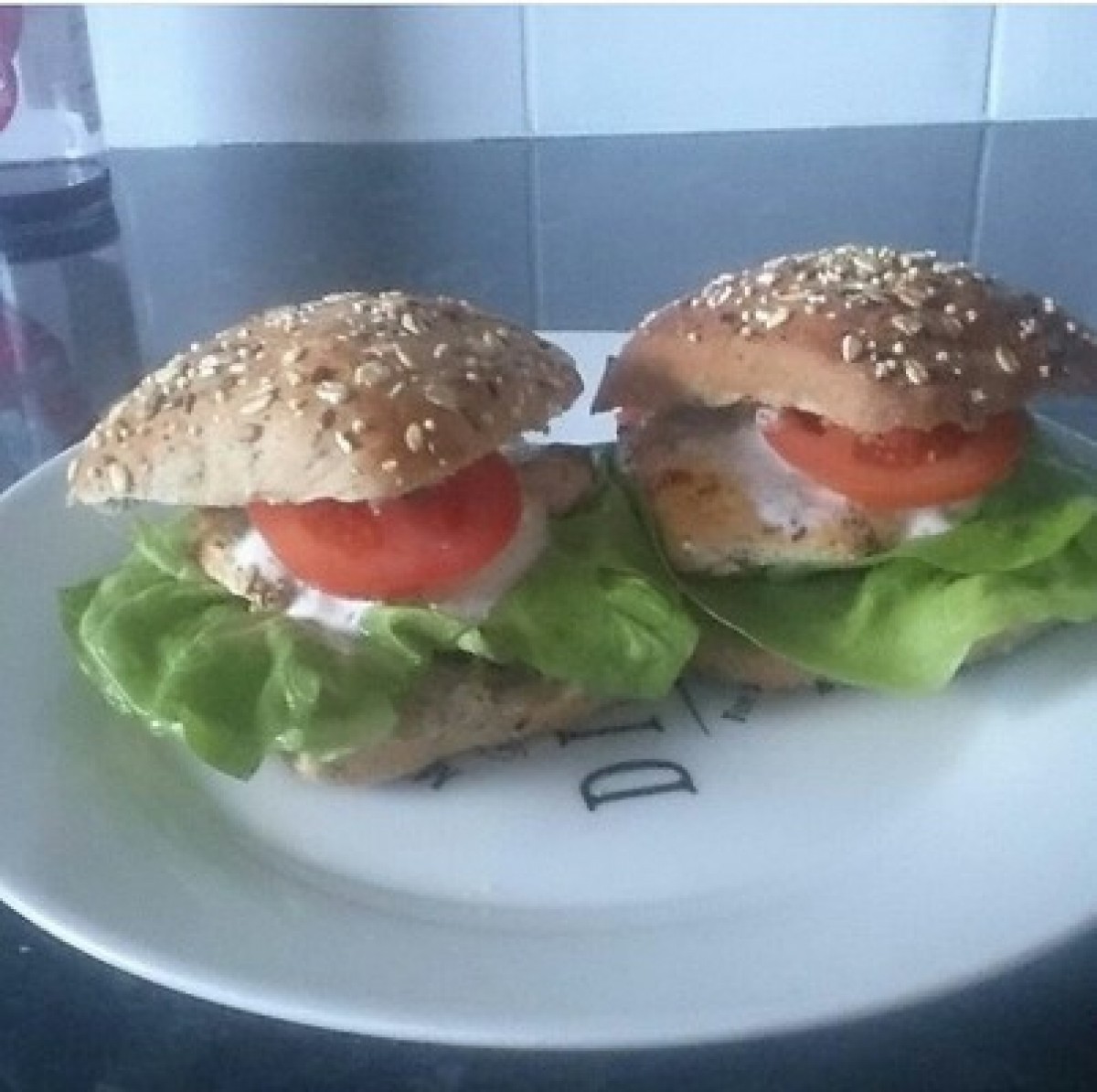 Przepis na Domowy burger z kurczakiem