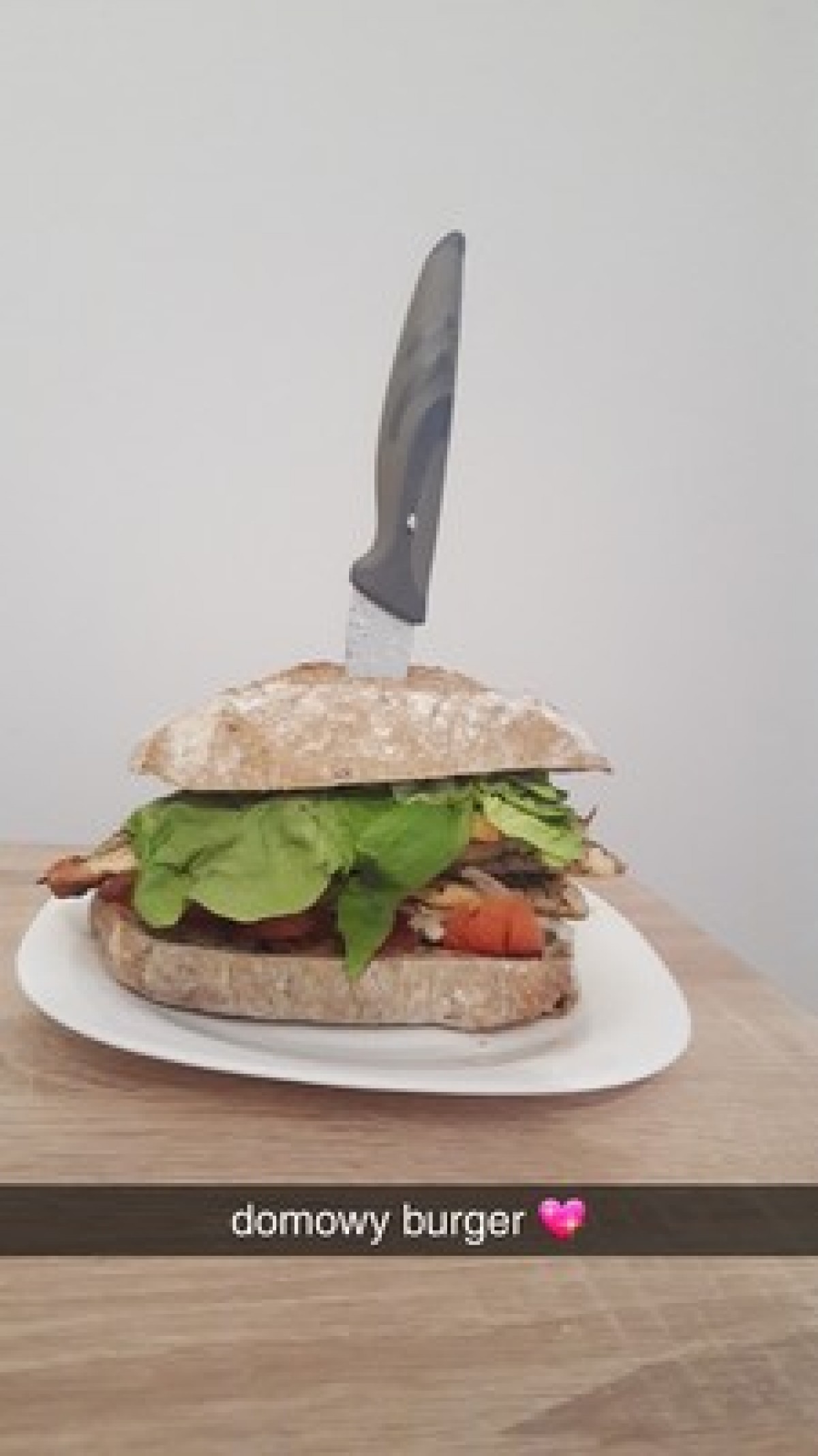 Przepis na Domowy burger z kurczakiem