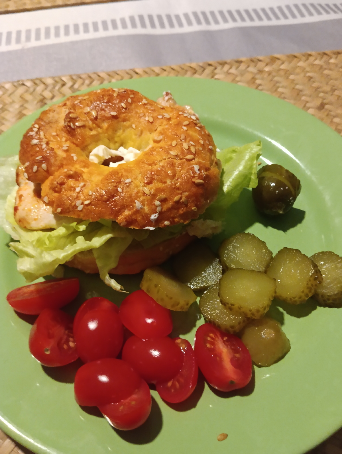 Przepis na Domowy burger z kurczakiem