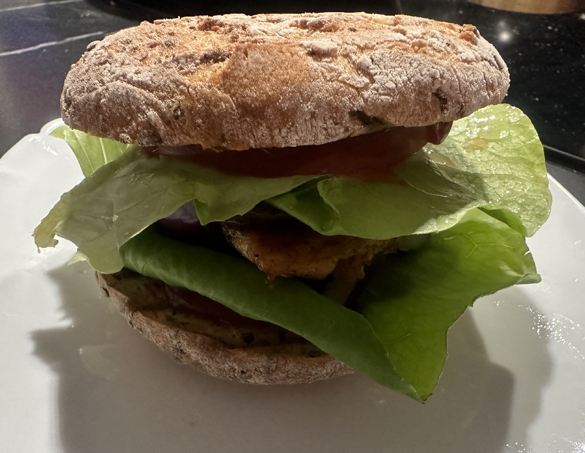 Przepis na Domowy burger z kurczakiem
