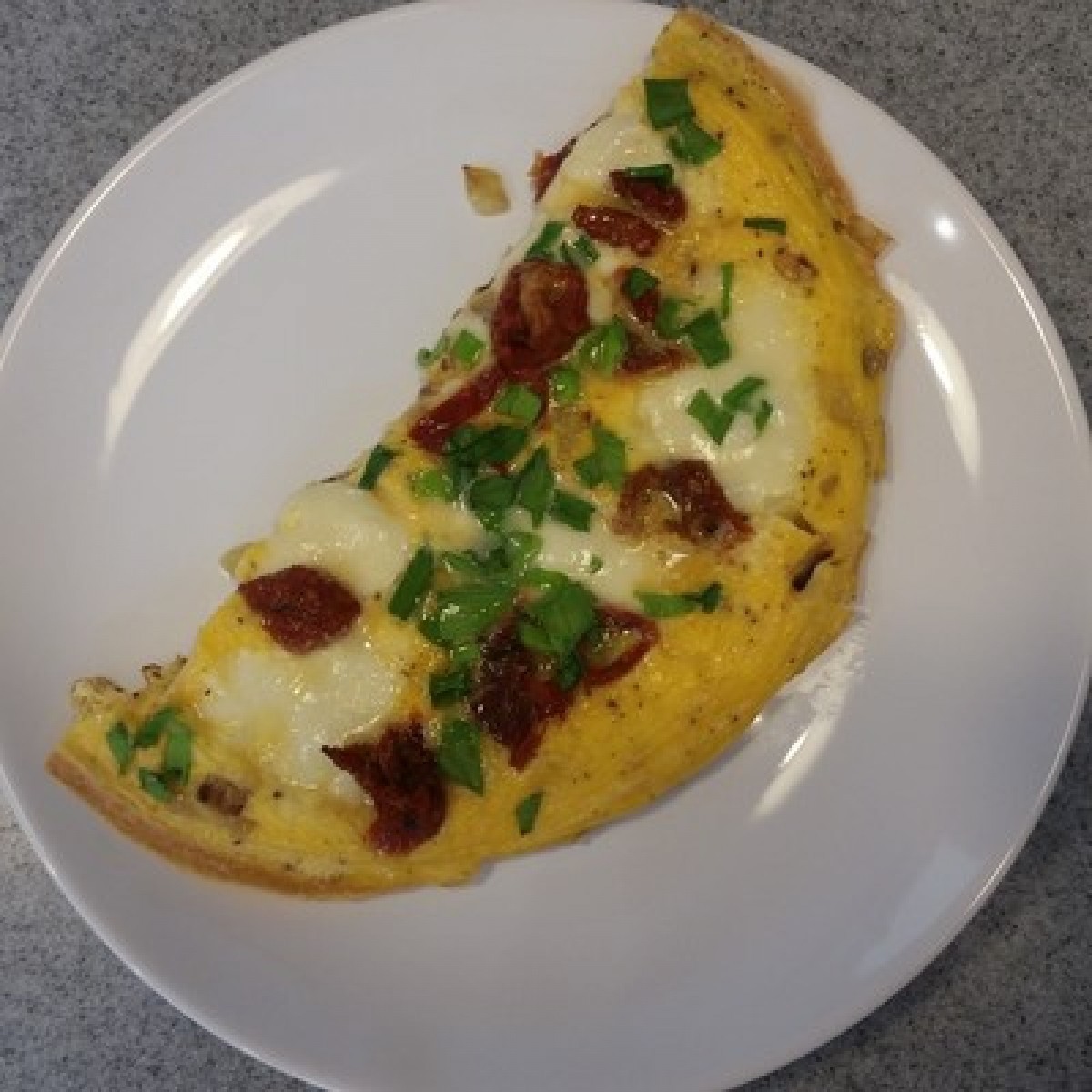 Przepis na Omlet z pomidorem i cebulą