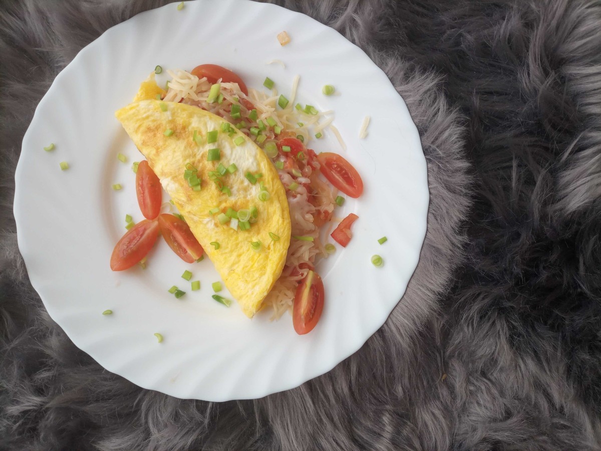 Przepis na Omlet z pomidorem i cebulą