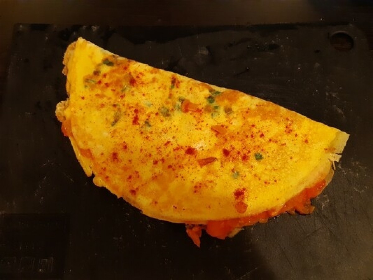 Przepis na Omlet z pomidorem i cebulą