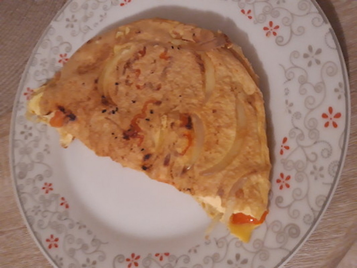 Przepis na Omlet z pomidorem i cebulą