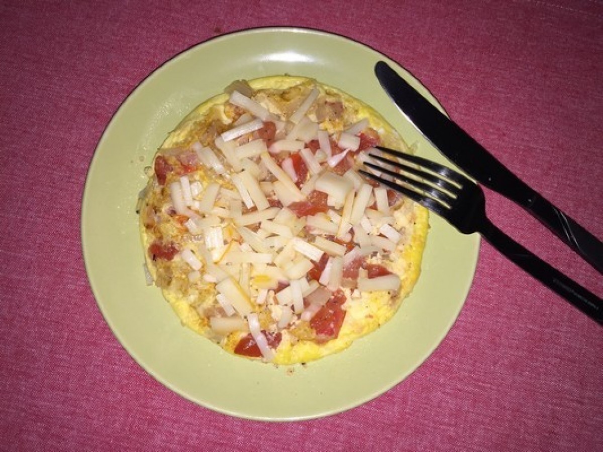 Przepis na Omlet z pomidorem i cebulą
