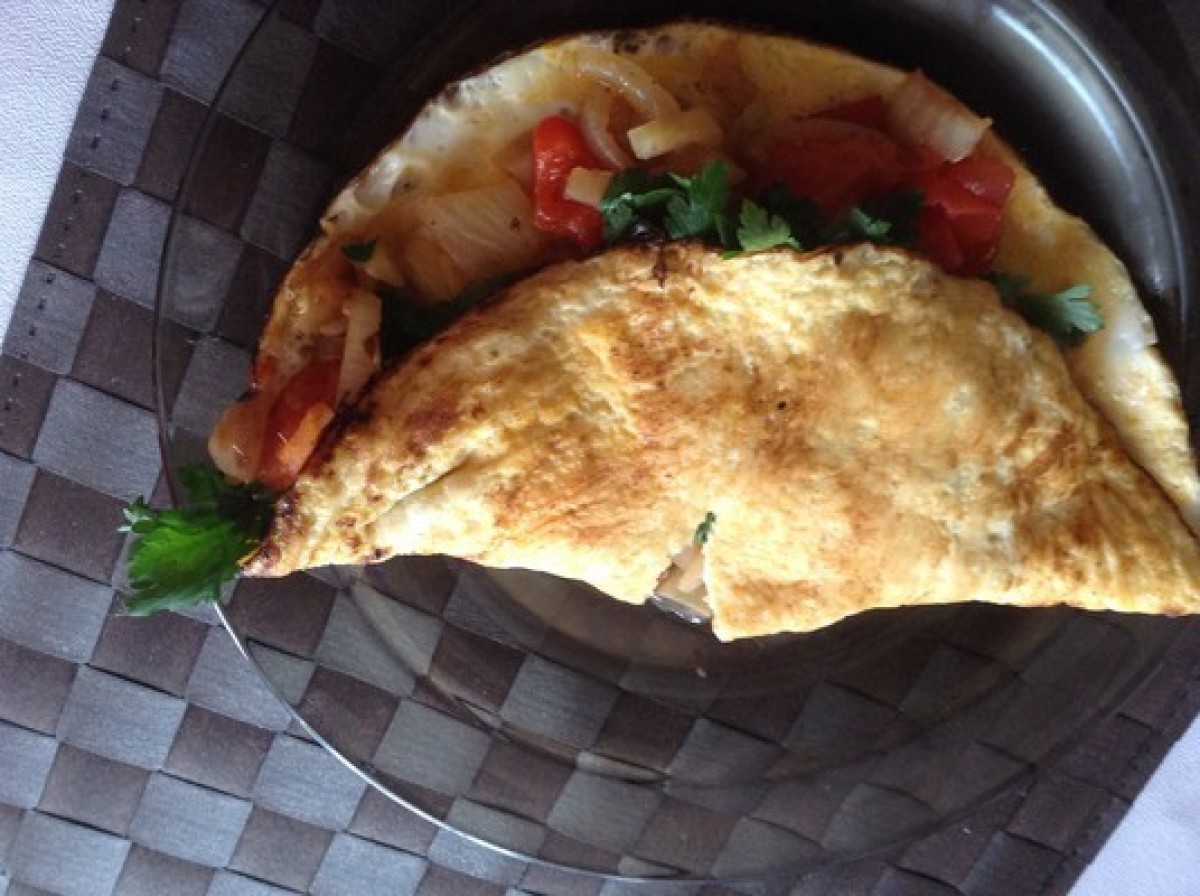Przepis na Omlet z pomidorem i cebulą