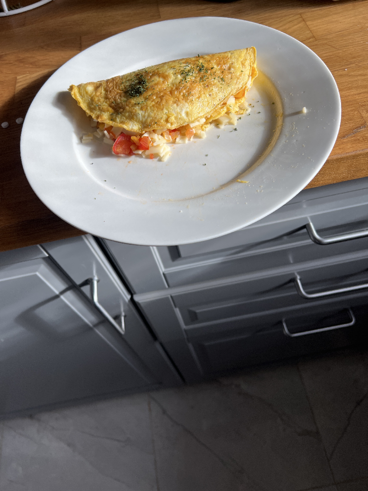 Przepis na Omlet z pomidorem i cebulą