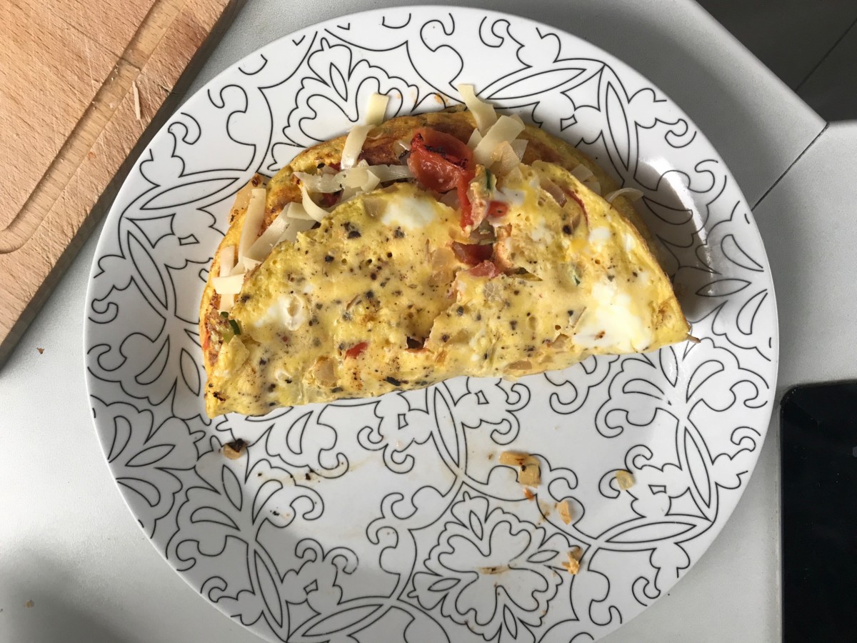 Przepis na Omlet z pomidorem i cebulą