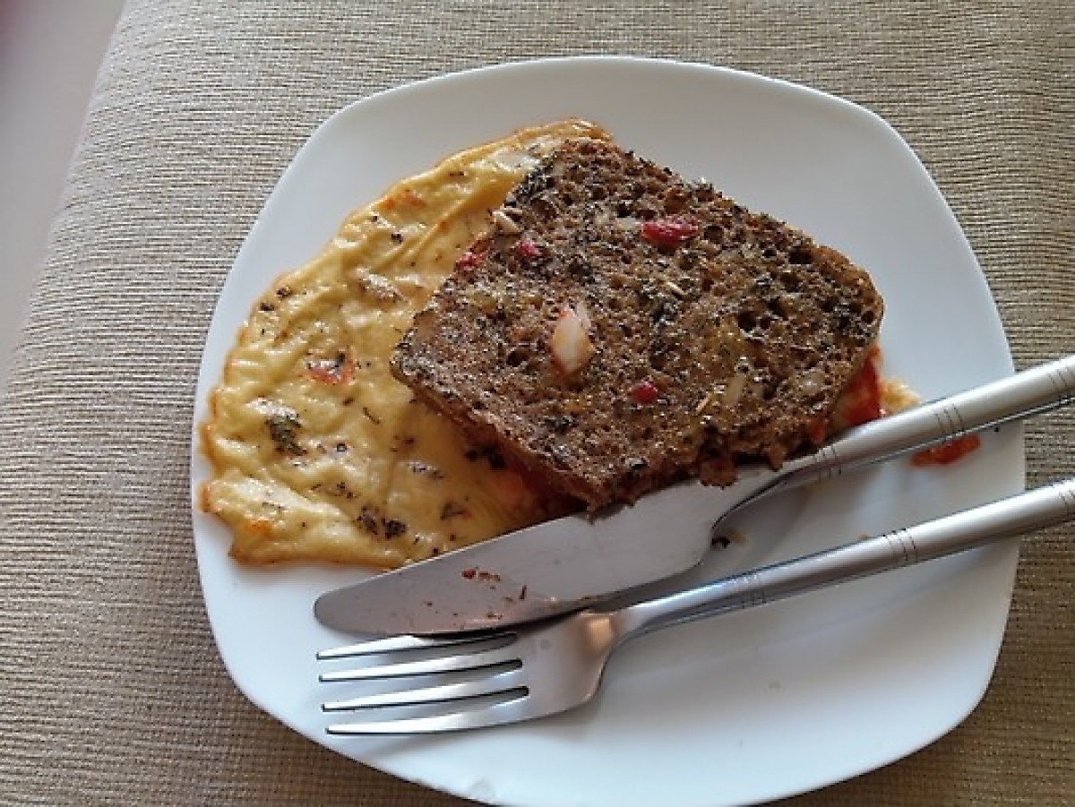 Przepis na Grzanka z serem i przecierem pomidorowym
