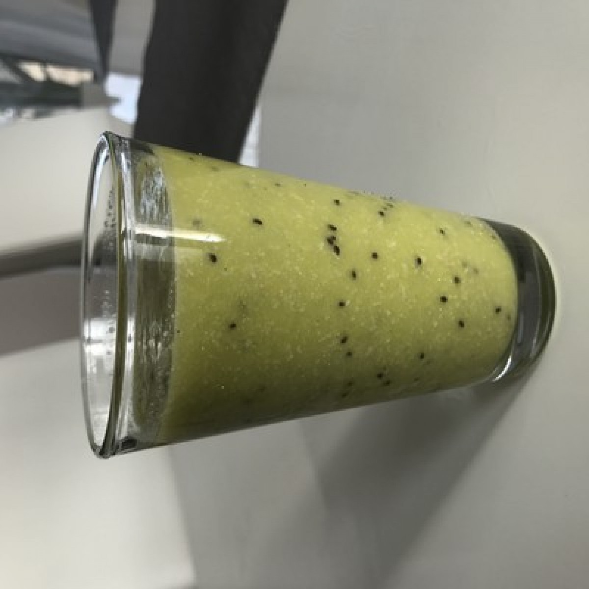 Przepis na Sok z pomarańczy, kiwi i nasion