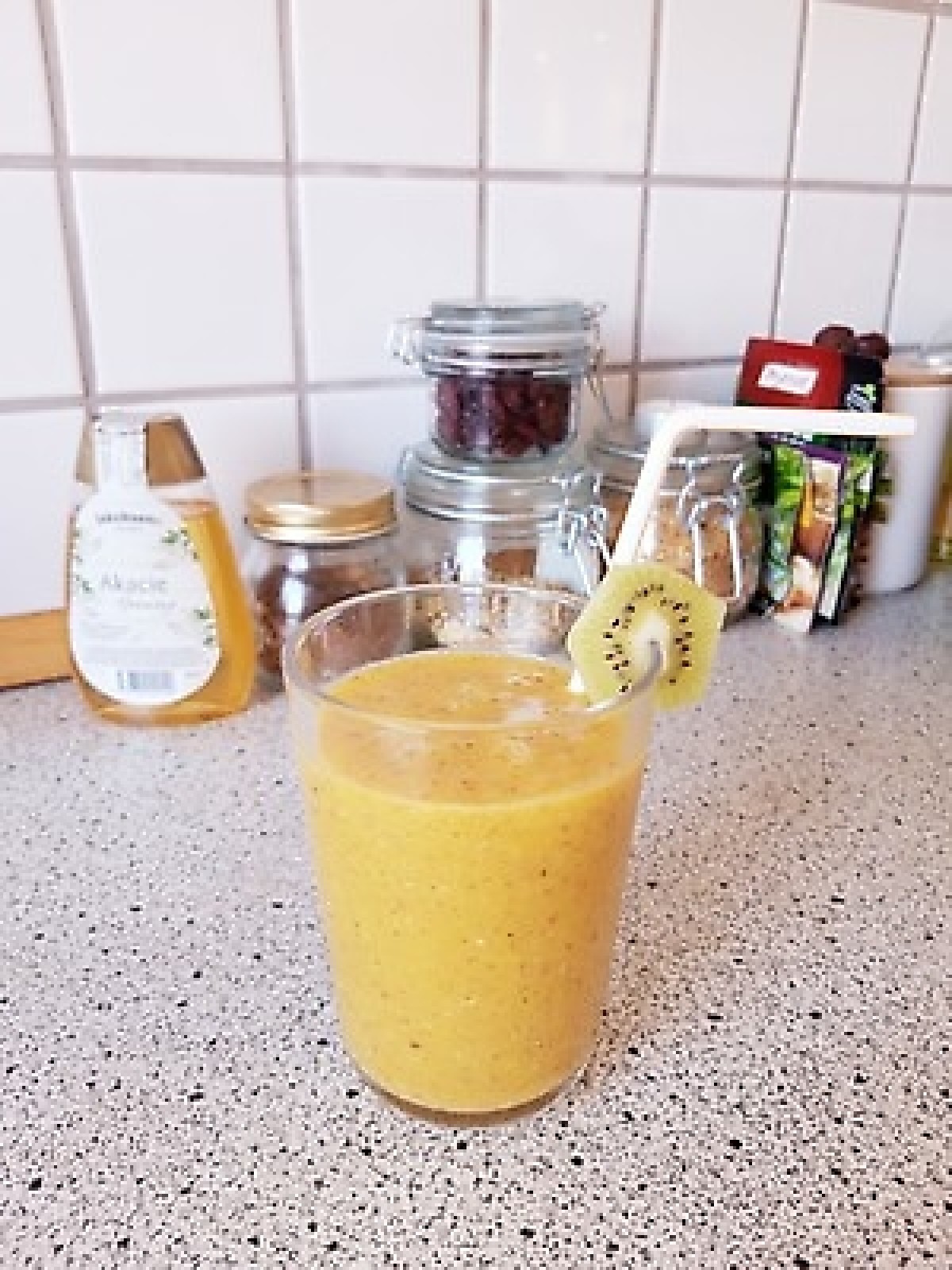 Przepis na Sok z pomarańczy, kiwi i nasion