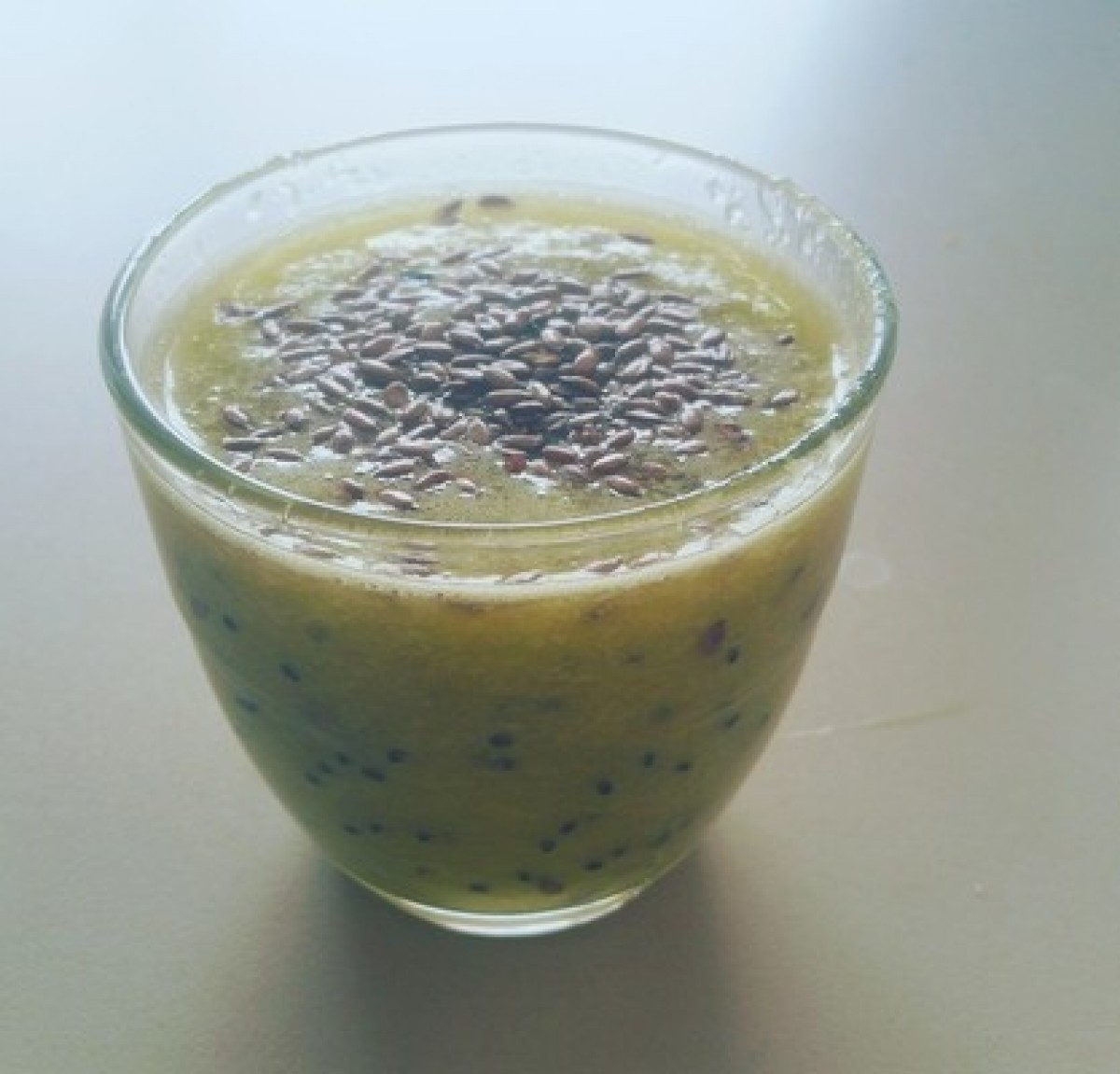 Przepis na Sok z pomarańczy, kiwi i nasion