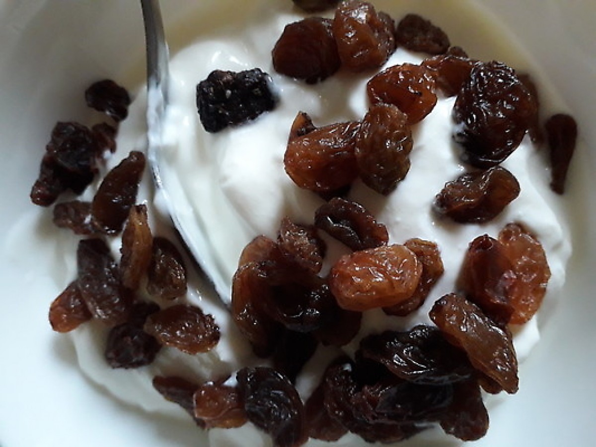 Przepis na Jogurt z rodzynkami