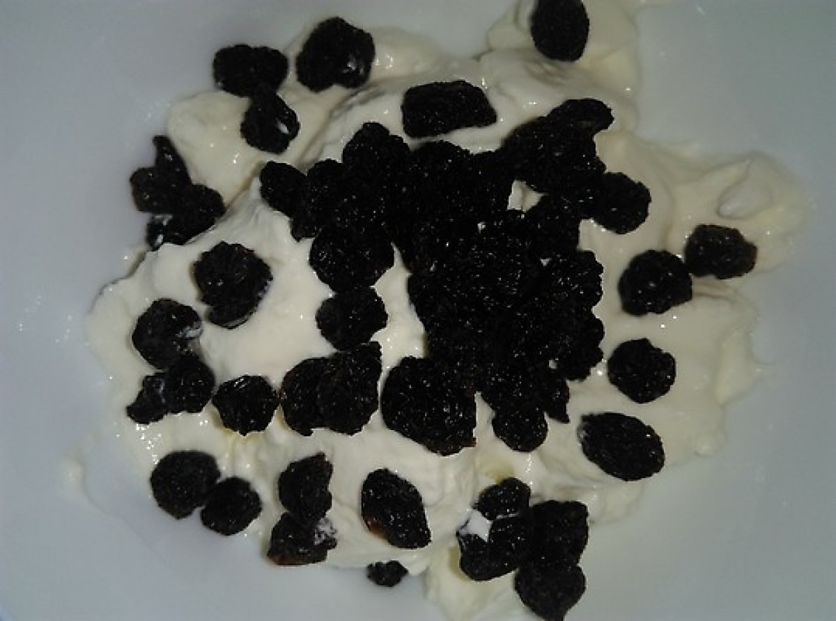 Przepis na Jogurt z rodzynkami