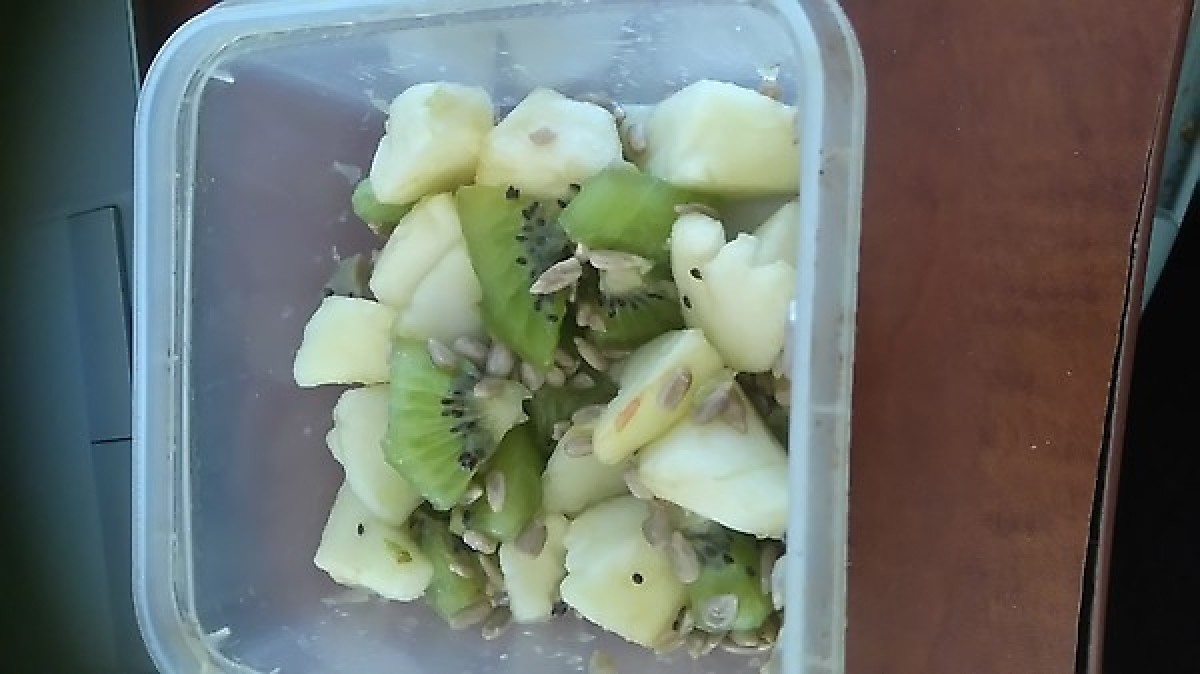 Przepis na Sałatka owocowo-orzechowa