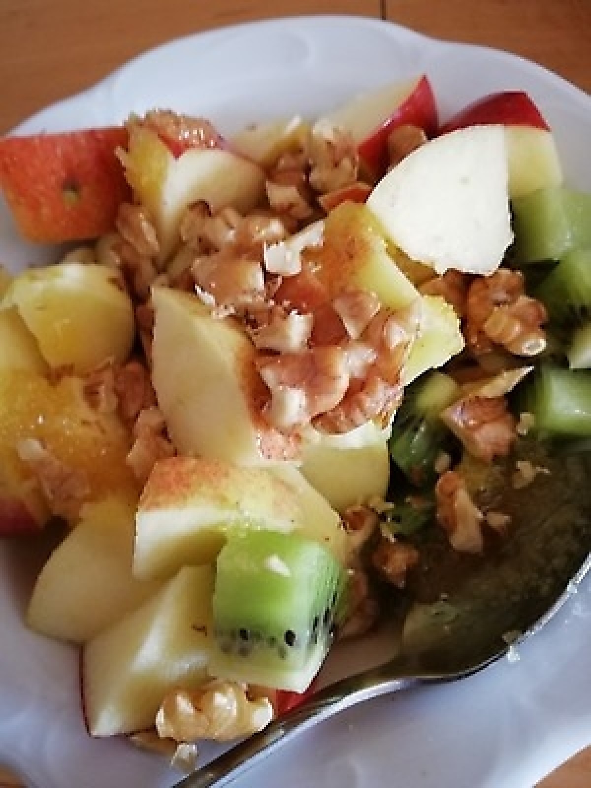 Przepis na Sałatka owocowo-orzechowa