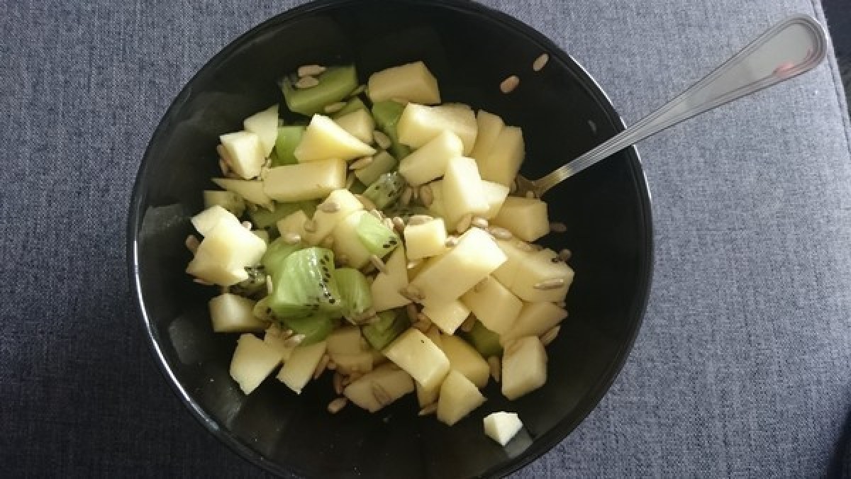 Przepis na Sałatka owocowo-orzechowa