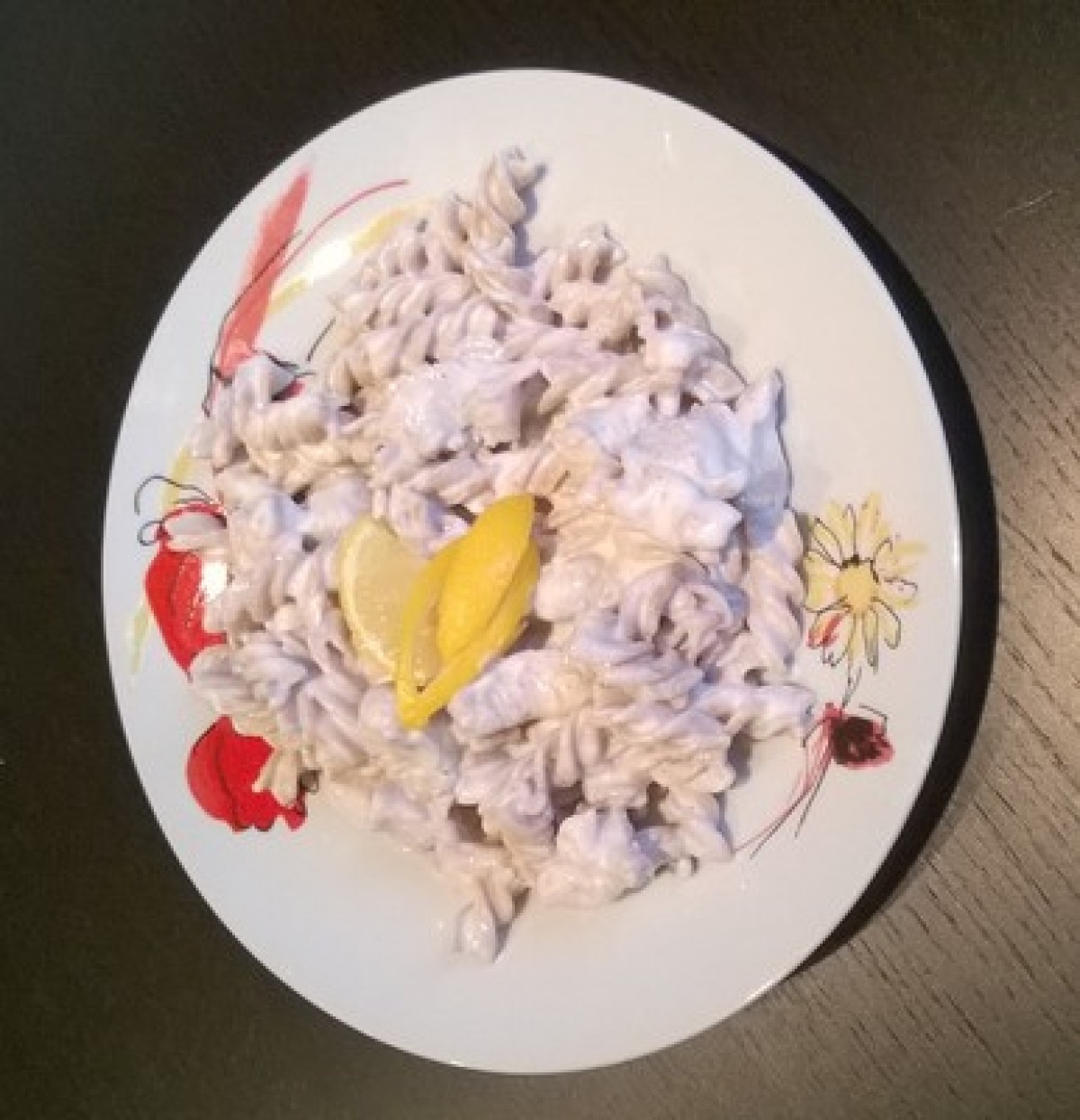 Przepis na Makaron z kurczakiem i skórką cytryny