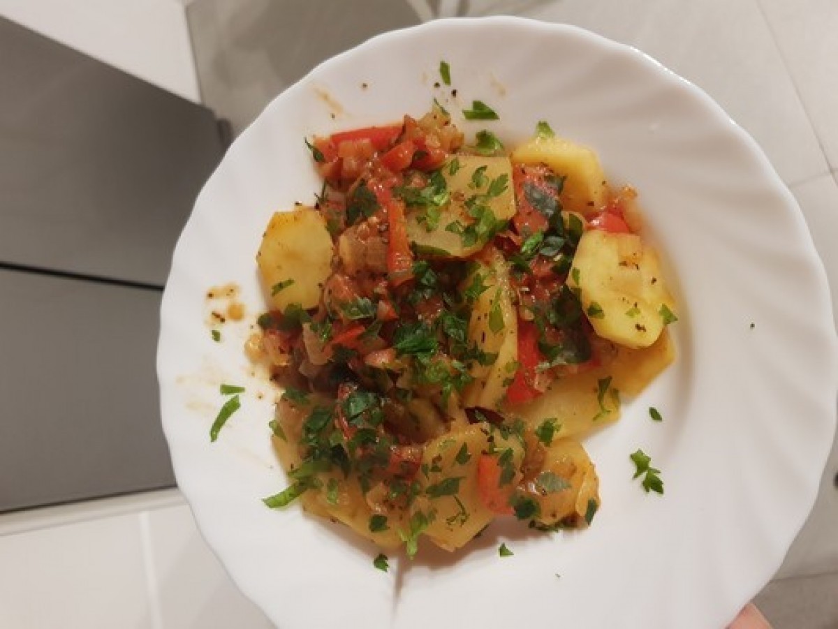 Przepis na Ziemniaki z pomidorami i papryką