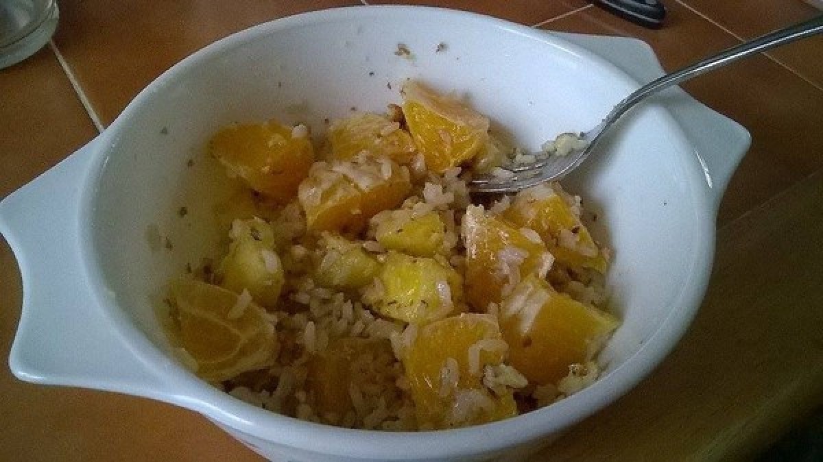 Przepis na Sałatka ryżowo-owocowa