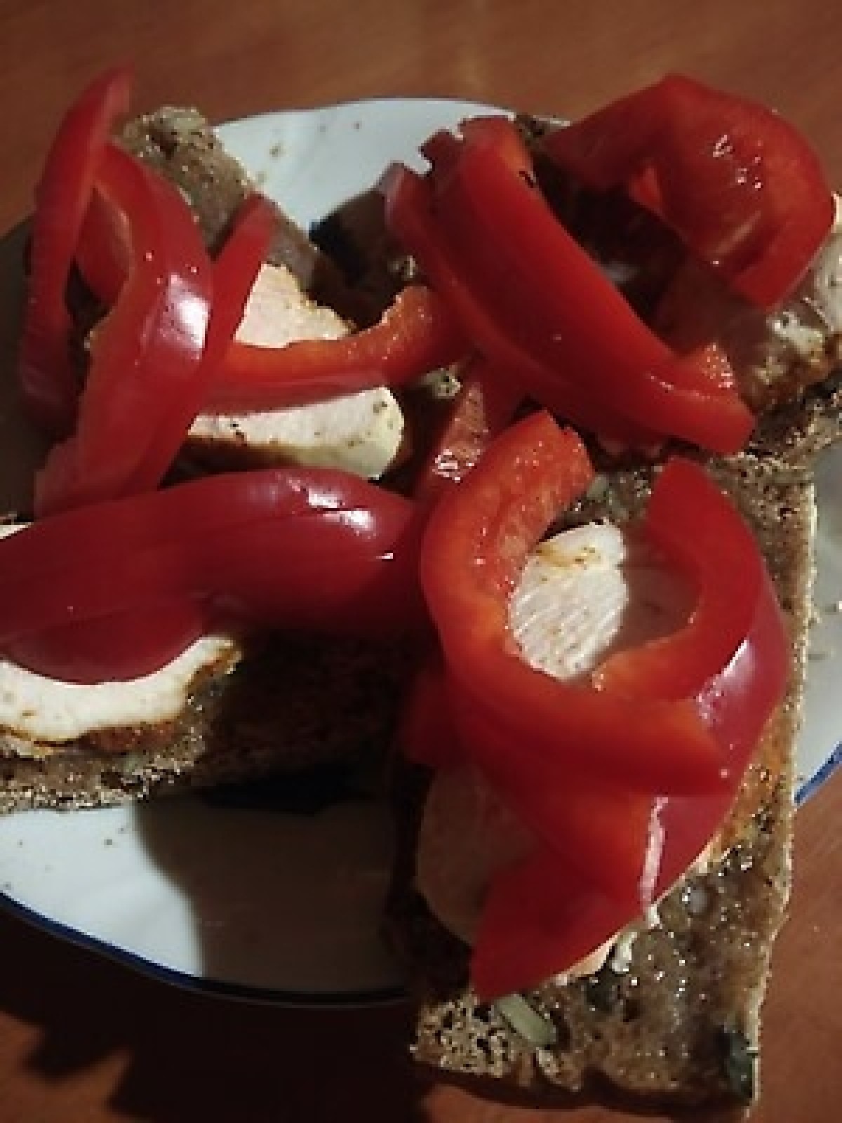 Przepis na Kanapka z szynką i papryką