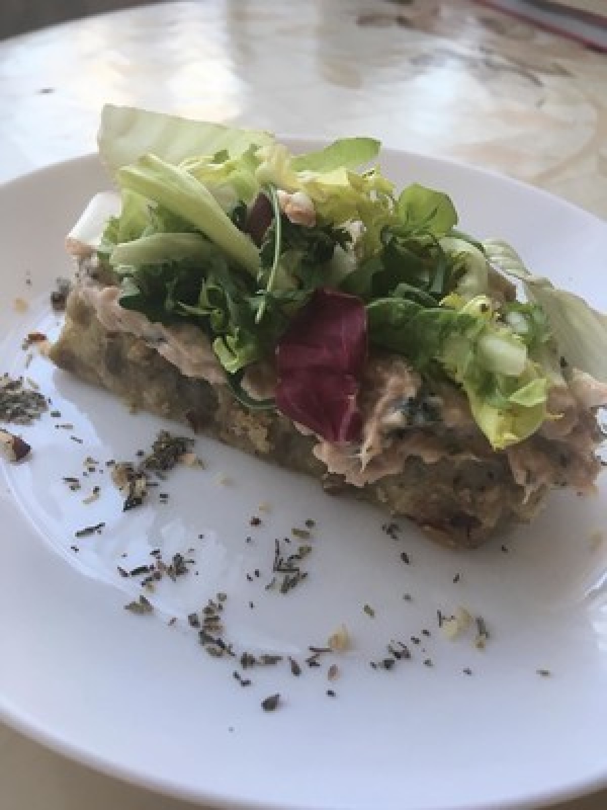 Przepis na Kanapka z pastą tuńczykowo-orzechową