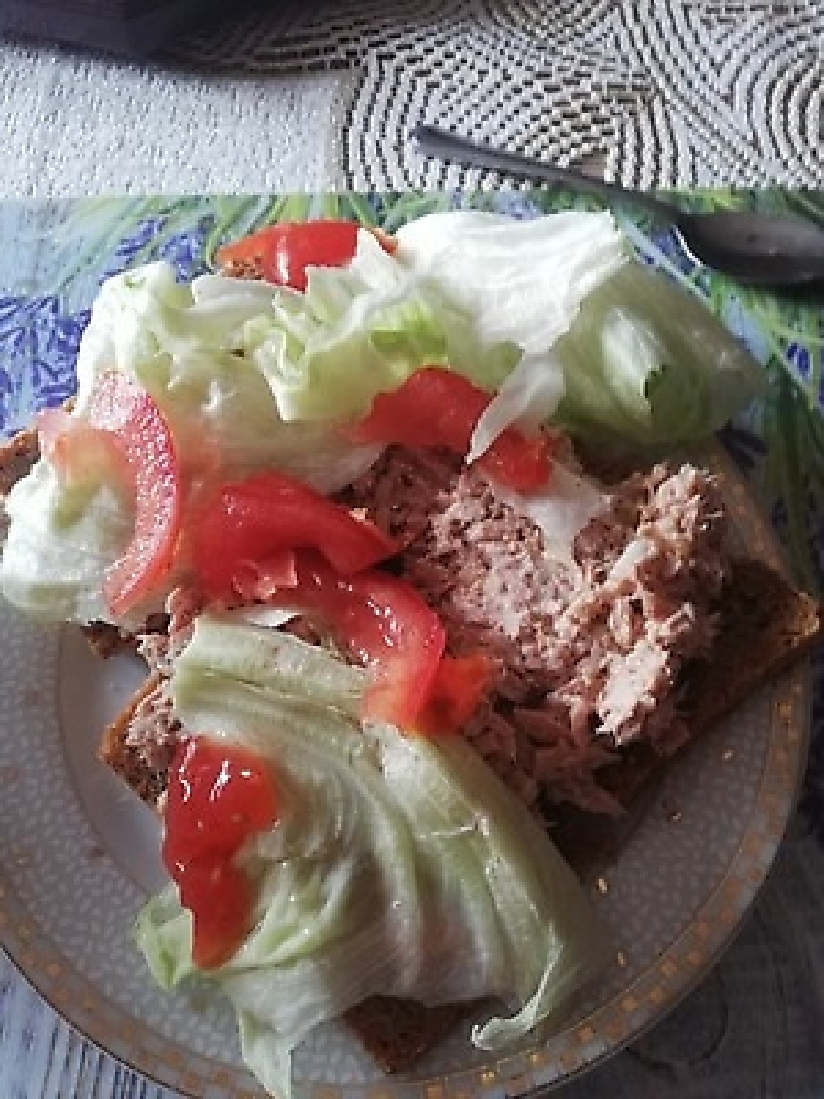 Przepis na Kanapka z pastą tuńczykowo-orzechową