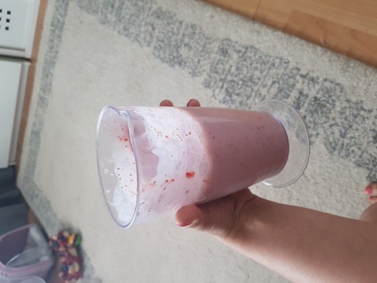 Przepis na Krem bananowo-truskawkowy